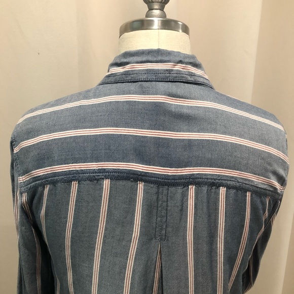 beachlunchlounge button front top - Picture 7 of 8